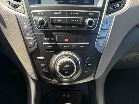 Used 2017 Hyundai Santa Fe SE FWD image 13