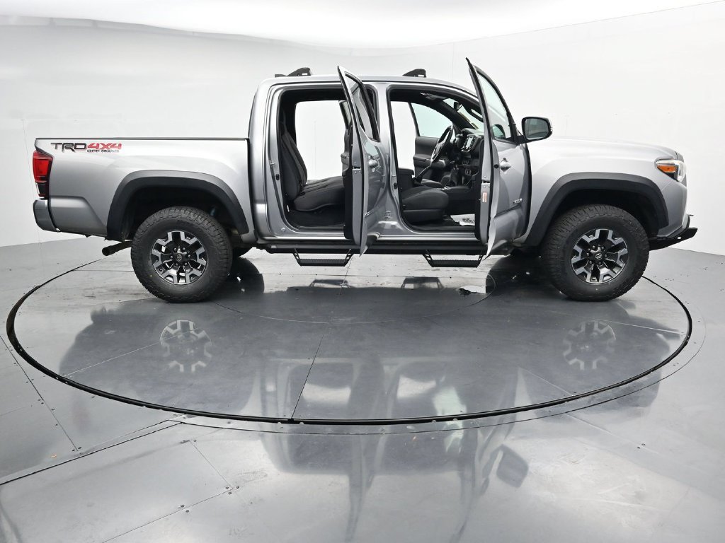Used 2019 Toyota Tacoma TRD Off-Road AWD/4WD image 40