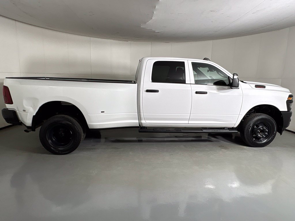 Used 2025 RAM 3500 Tradesman AWD/4WD image 9