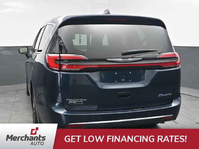 Used 2023 Chrysler Pacifica Touring-L FWD image 5