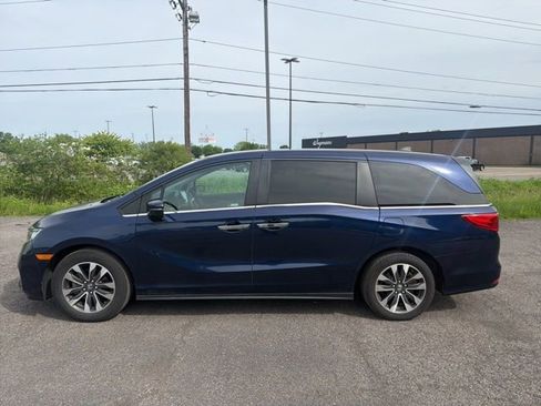 Used 2024 Honda Odyssey EX-L image 2