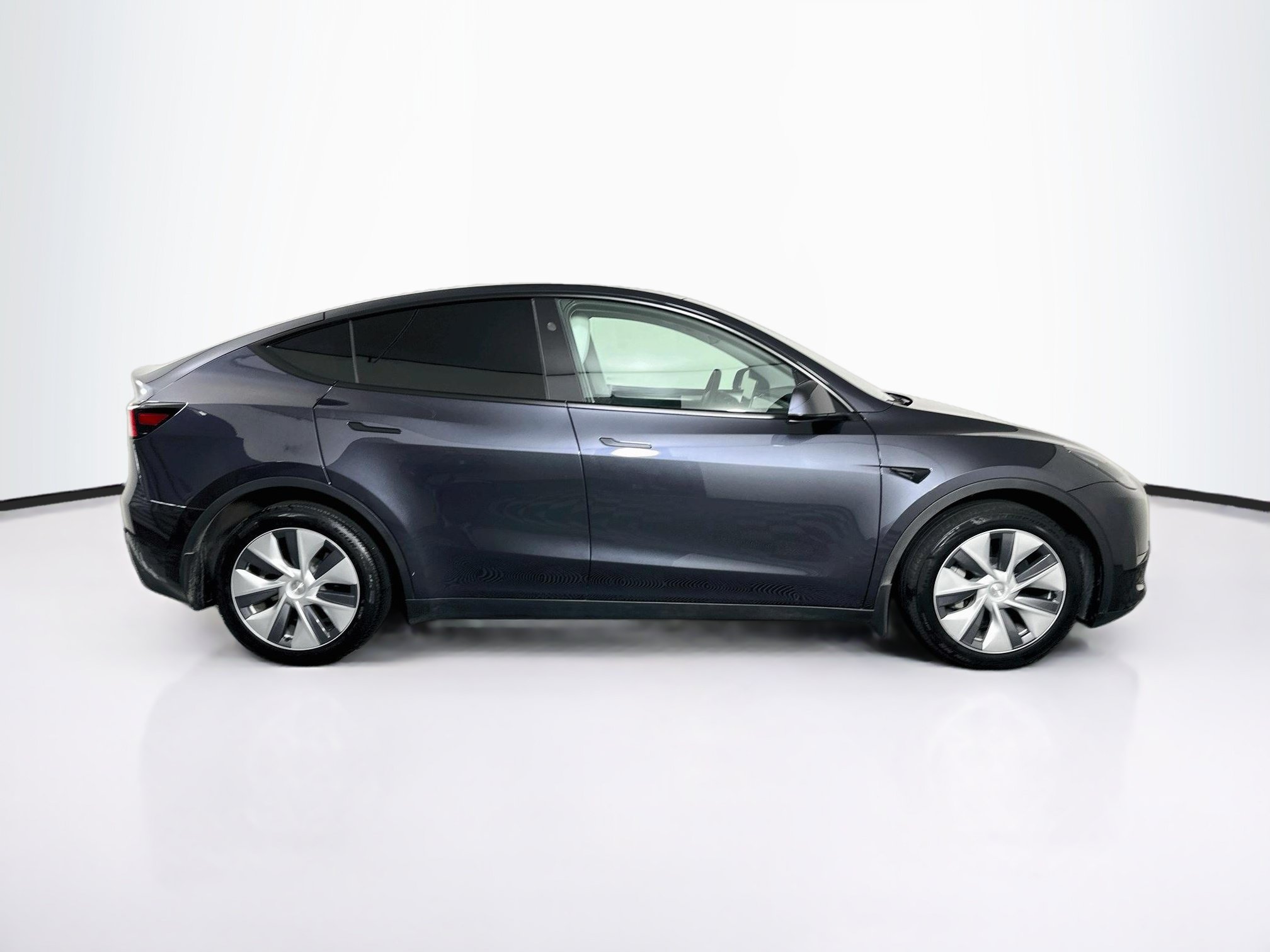 Used 2024 Tesla Model Y Long Range AWD/4WD image 10