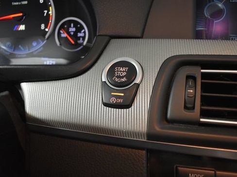 Used 2013 BMW M5 RWD image 19