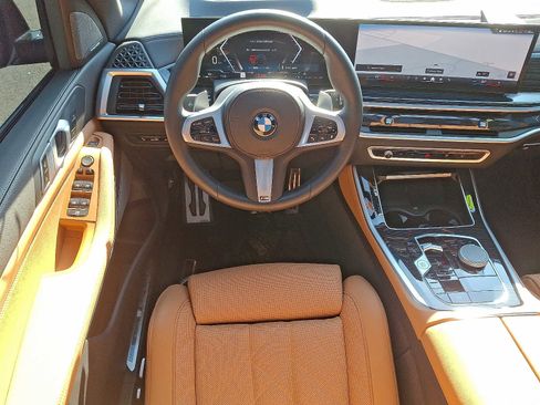 Used 2024 BMW X5 xDrive40i w/ M Sport Package image 11