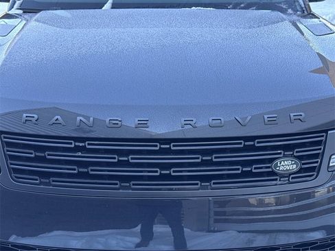 Used 2025 Land Rover Range Rover Sport Dynamic SE image 9