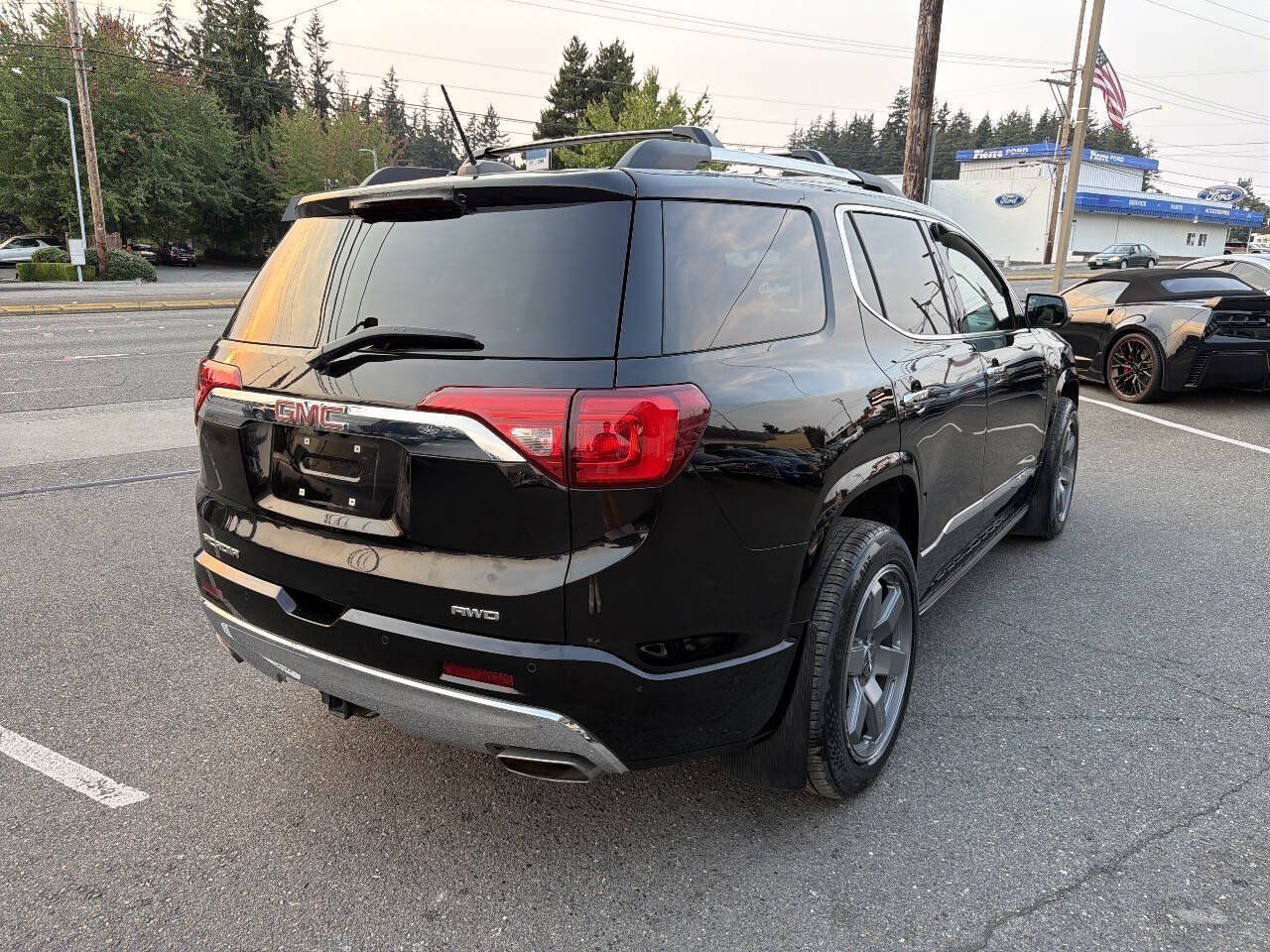 Used 2017 GMC Acadia Denali AWD/4WD image 9