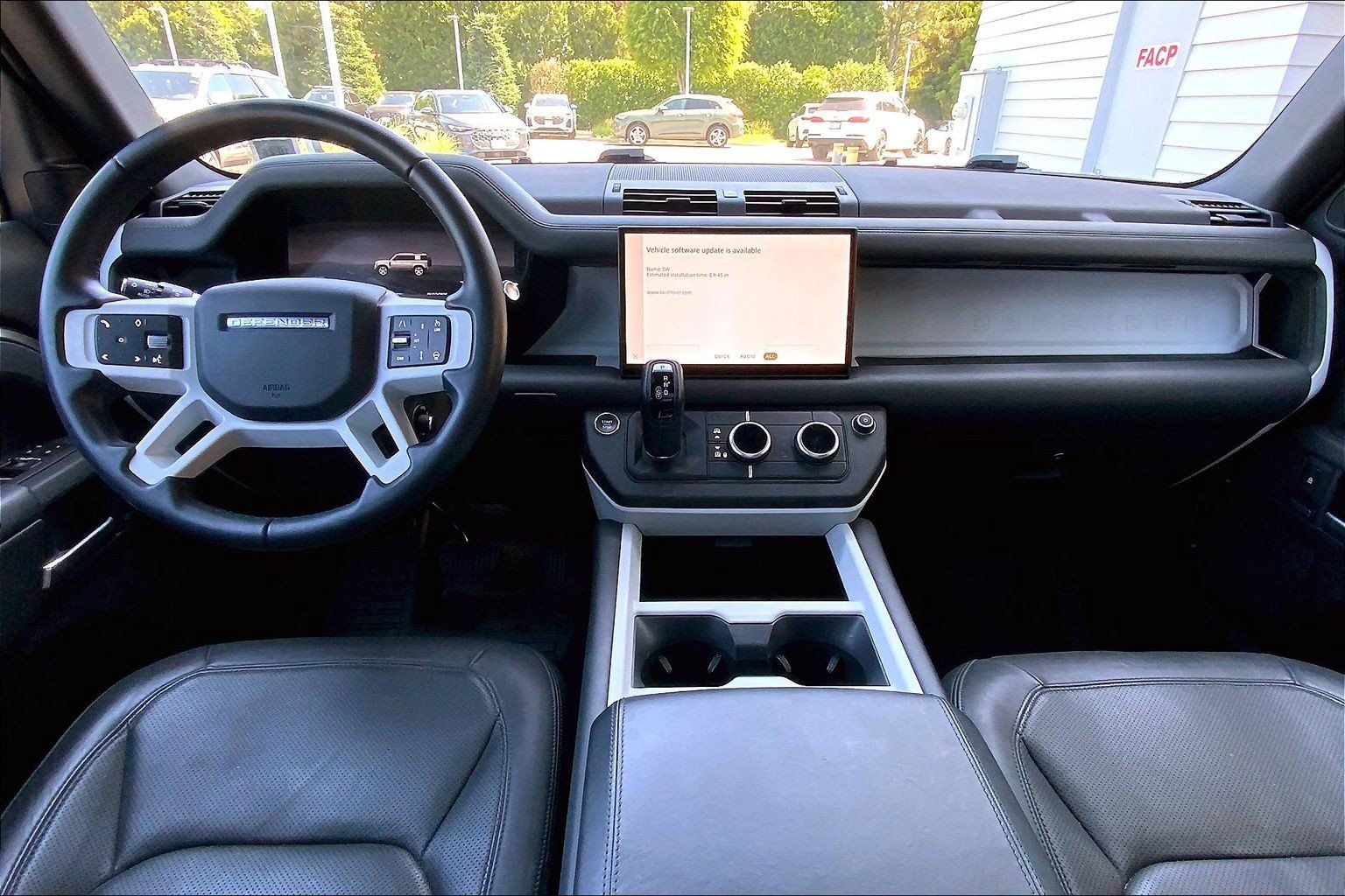Used 2025 Land Rover Defender 110 X-Dynamic SE AWD/4WD image 12
