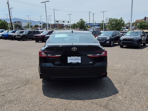 Certified 2025 Toyota Camry SE FWD image 4