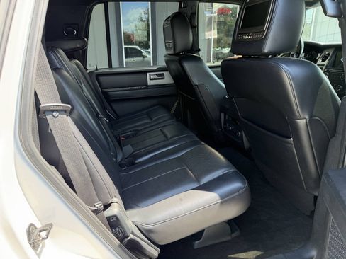 Used 2016 Ford Expedition Limited w/ Equipment Group 301A AWD/4WD image 9