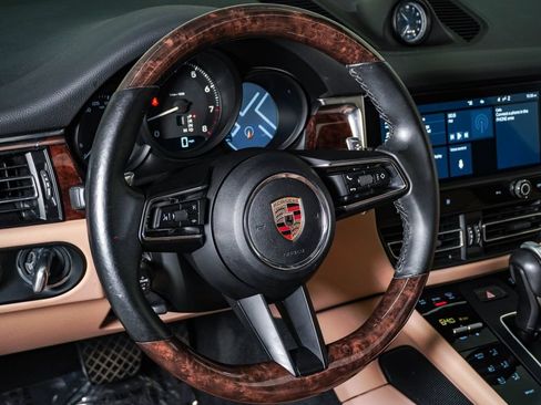 Used 2023 Porsche Macan Turbo AWD/4WD image 18
