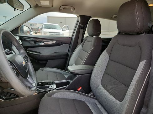 Used 2024 Chevrolet TrailBlazer LS w/ LS Convenience Package FWD image 11