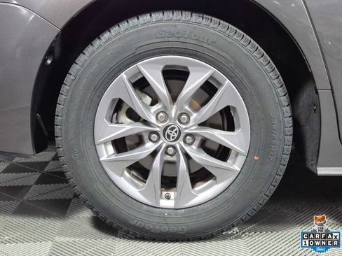 Used 2024 Toyota Sienna XLE FWD image 30