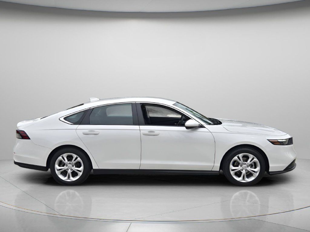 Used 2025 Honda Accord LX image 3