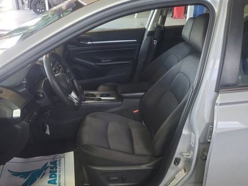 Used 2022 Nissan Altima 2.5 SV image 4