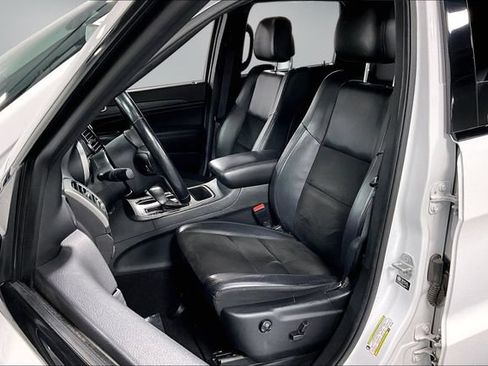 Used 2021 Jeep Grand Cherokee Laredo X AWD/4WD image 19