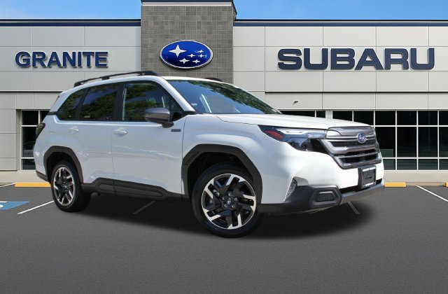 Used 2025 Subaru Forester Premium AWD/4WD image 4