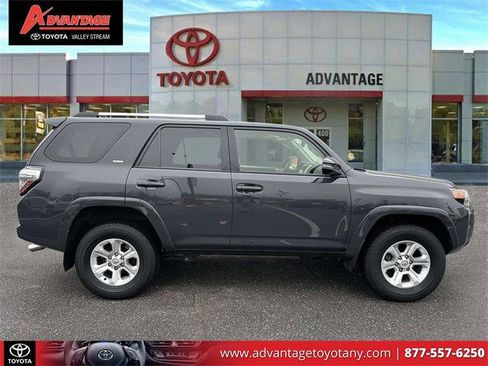 Certified 2024 Toyota 4Runner SR5 Premium image 5