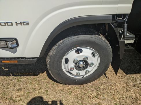 New 2025 Chevrolet Low Cab Forward image 11