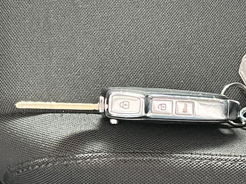 Used 2025 Kia Sportage LX image 33