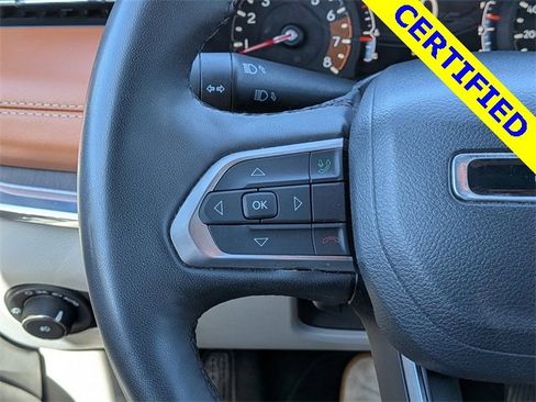 Used 2023 Jeep Compass Limited image 23