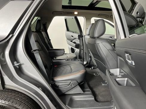 Certified 2025 Nissan Pathfinder Platinum FWD image 50