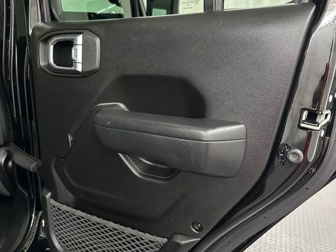 Used 2022 Jeep Wrangler Unlimited Sport image 36