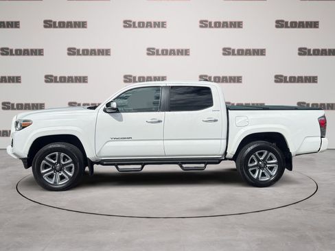 Used 2018 Toyota Tacoma Limited AWD/4WD image 2