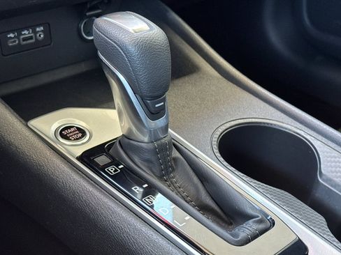 Used 2025 Nissan Altima 2.5 SV FWD image 18