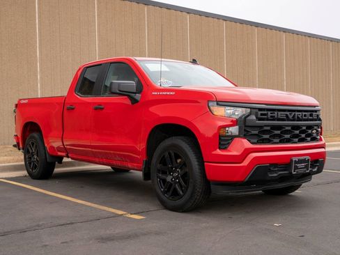 Certified 2023 Chevrolet Silverado 1500 Custom image 2