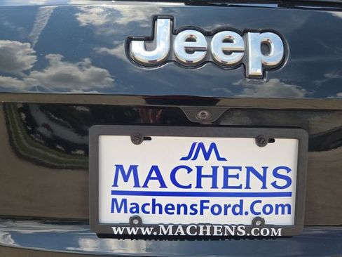 Used 2020 Jeep Grand Cherokee Limited AWD/4WD image 39
