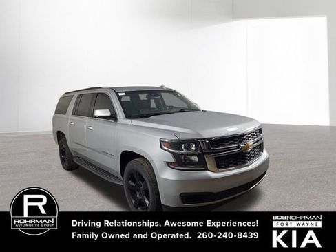 Used 2018 Chevrolet Suburban LT image 4