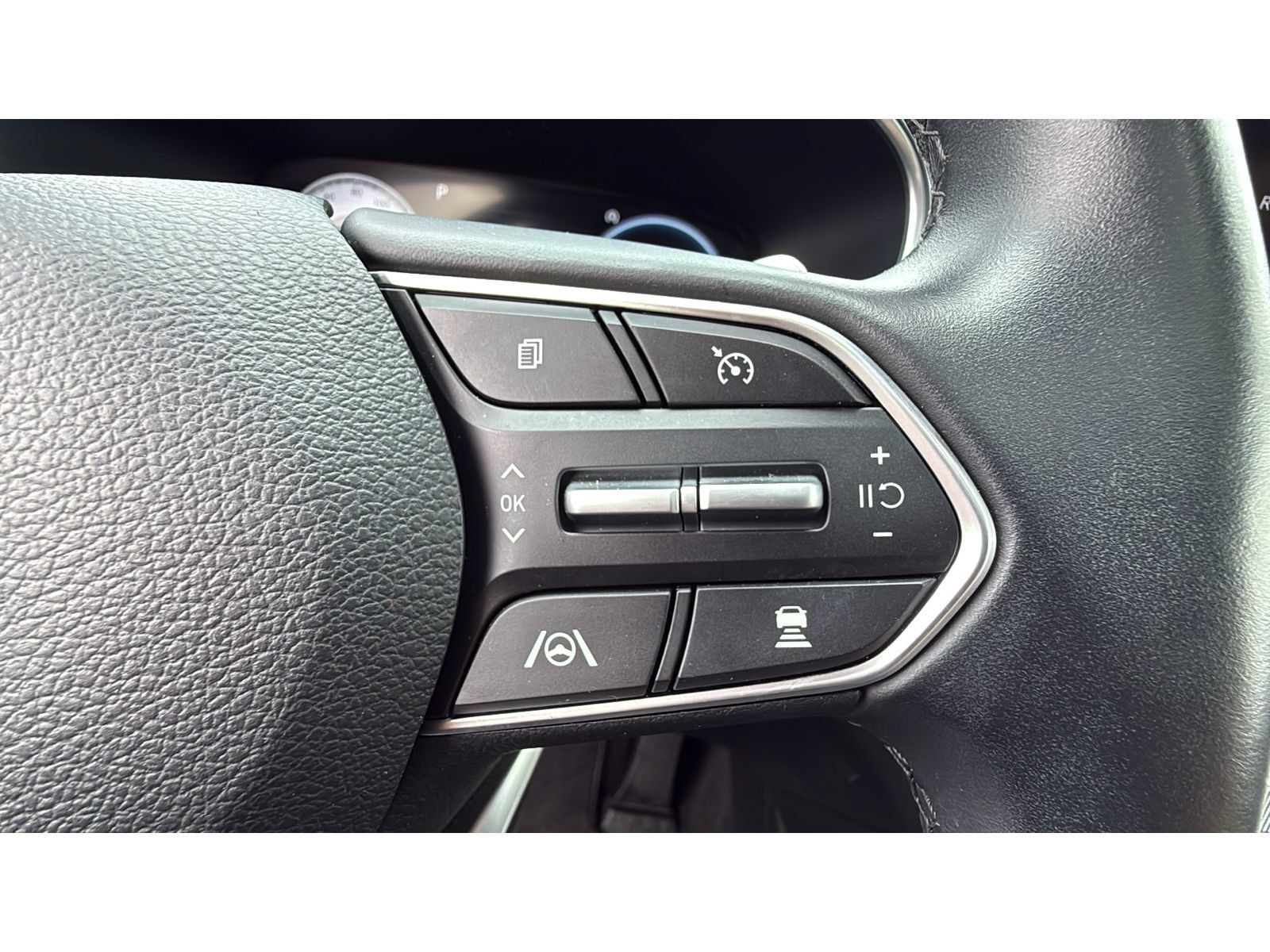 Used 2023 Hyundai Santa Fe SEL w/ Premium Package AWD/4WD image 28