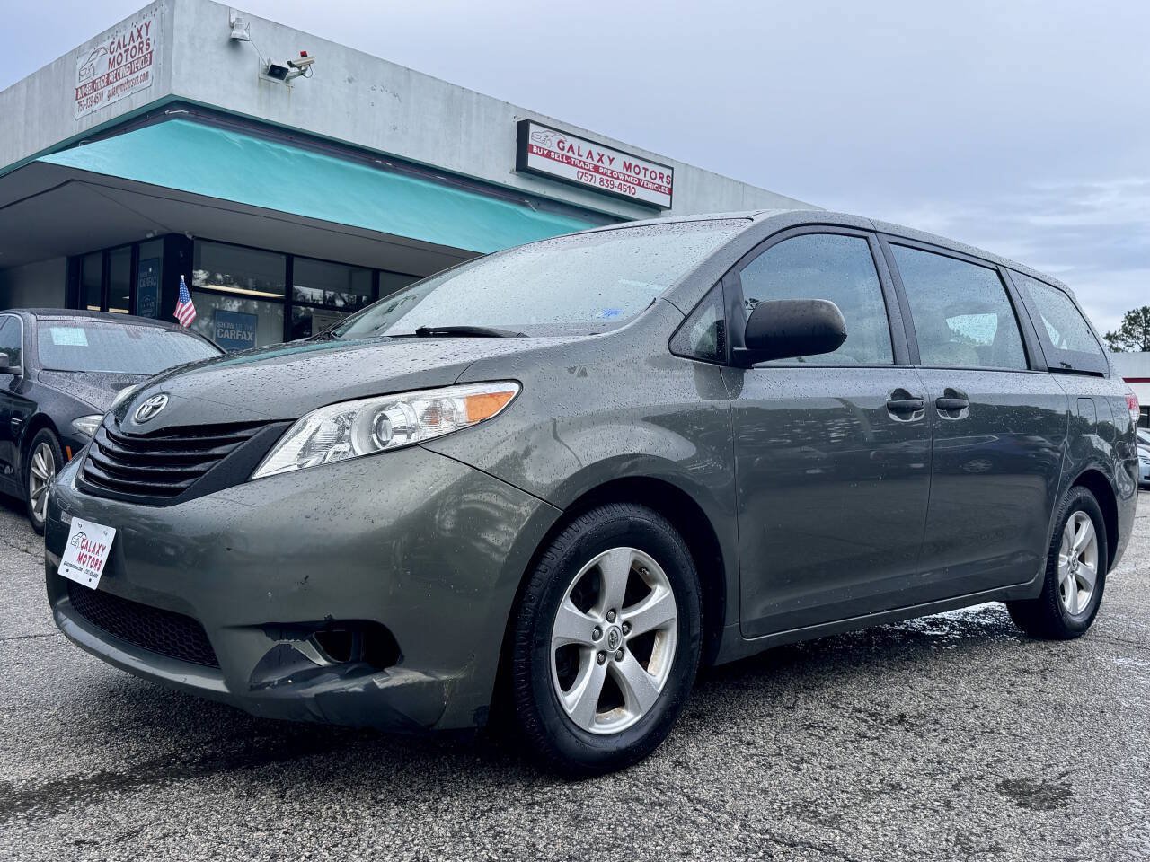 Used 2011 Toyota Sienna w/ Towing Pkg FWD image 1