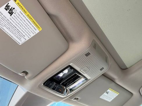 Used 2024 Volkswagen Atlas SE image 26