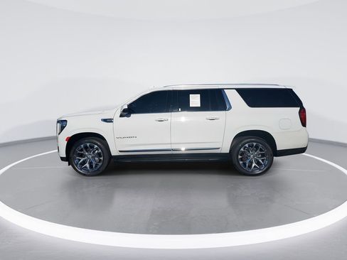 Used 2021 GMC Yukon XL SLT w/ SLT Premium Package AWD/4WD image 5
