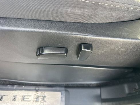 Used 2023 Nissan Frontier SV w/ Midnight Edition Package image 32