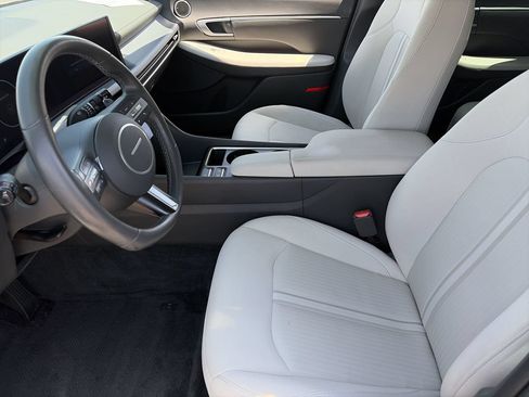Certified 2024 Hyundai Sonata SEL w/ Convenience Package FWD image 18