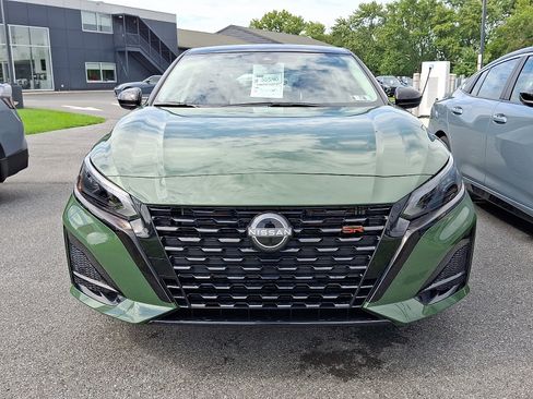 New 2026 Nissan Altima 2.5 SR w/ SR Midnight Edition Package AWD/4WD image 2