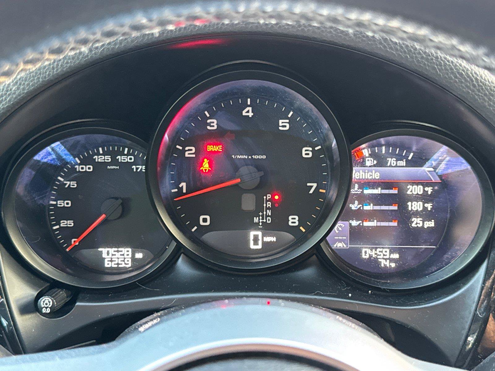 Used 2018 Porsche Macan AWD/4WD image 32