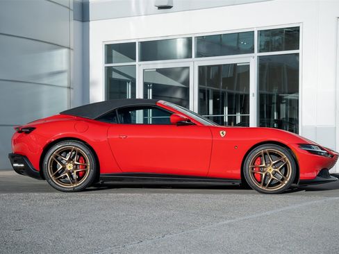 Used 2024 Ferrari Roma Spider image 6