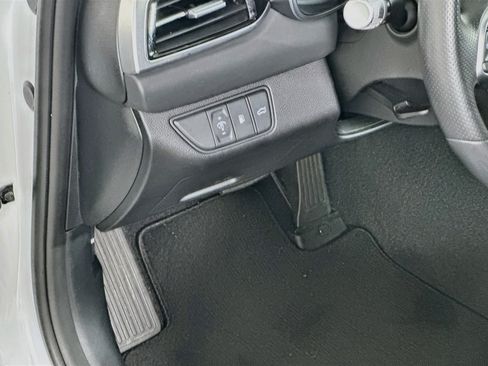 Used 2026 Genesis G70 2.5T RWD image 17
