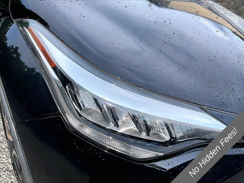 Used 2020 Toyota C-HR XLE FWD image 24