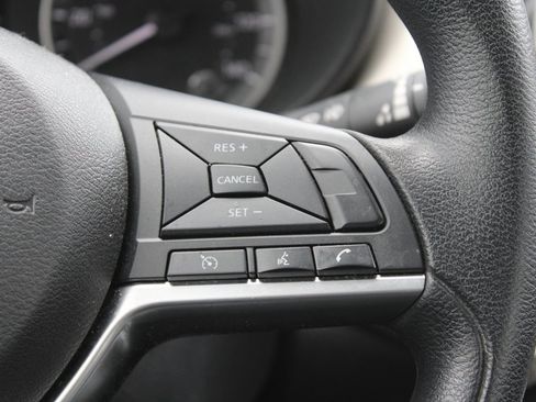 Used 2022 Nissan Versa SV w/ Trunk Package image 14