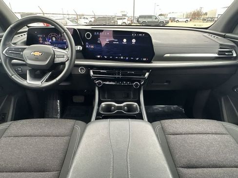 Used 2024 Chevrolet Traverse LT image 15