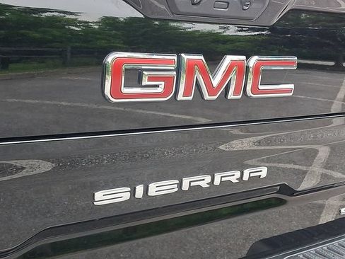 Used 2025 GMC Sierra 1500 SLT AWD/4WD image 29