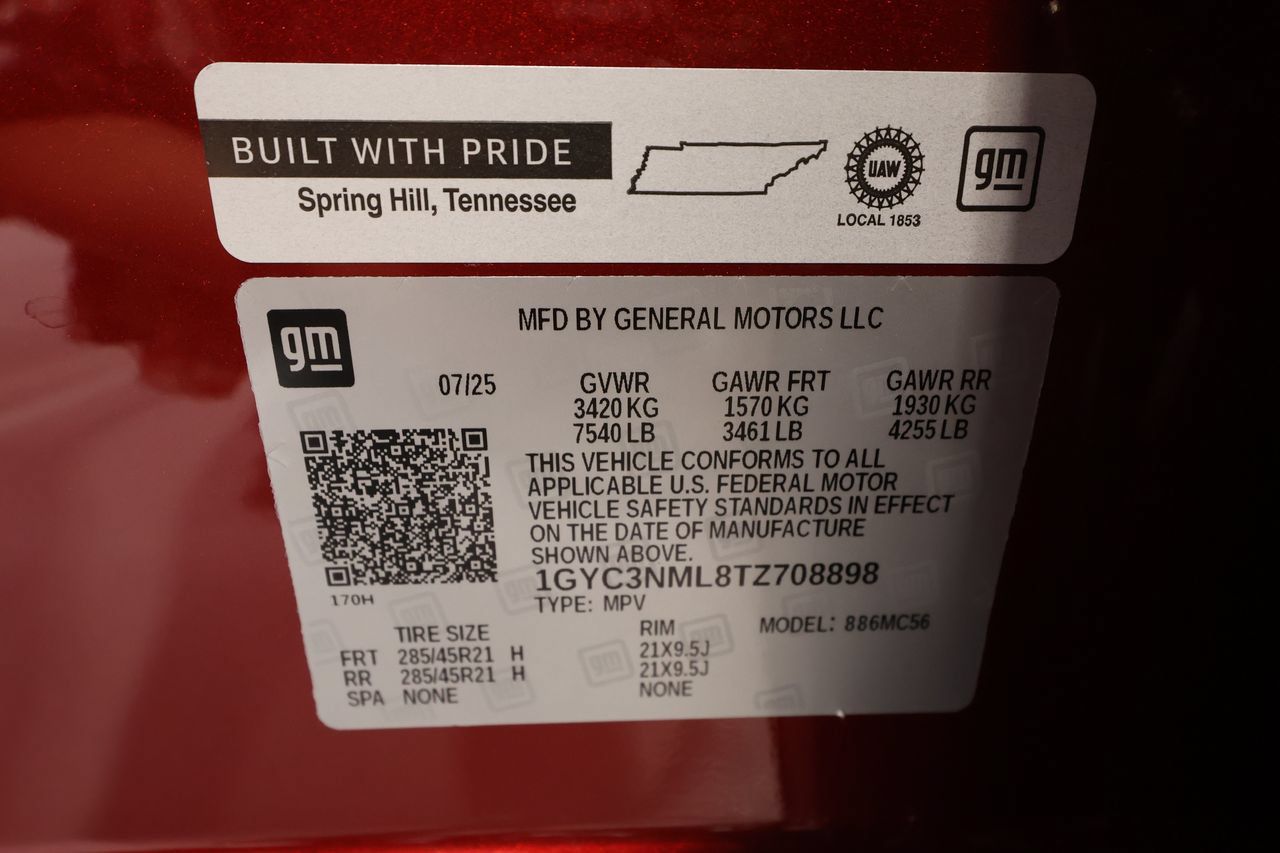 Certified 2026 Cadillac Vistiq Sport w/ LPO, Floor Liner Package AWD/4WD image 32