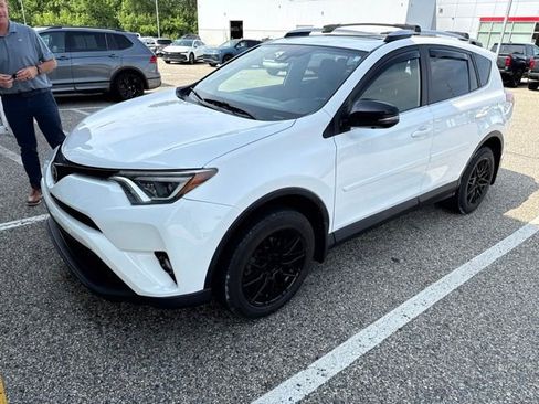 Used 2016 Toyota RAV4 SE w/ Advanced Technology Package AWD/4WD image 4