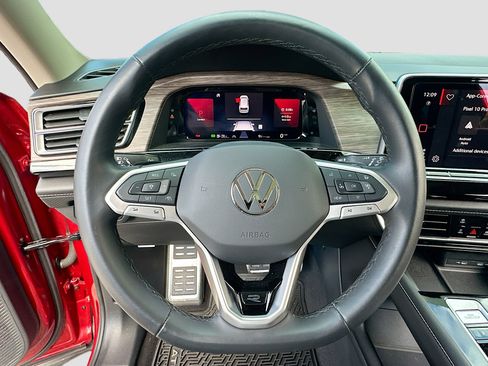 Used 2024 Volkswagen Atlas SEL Premium R-Line image 11