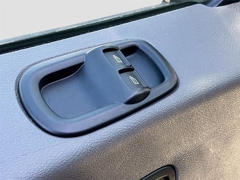 Used 2023 Ford Transit 350 XLT image 18