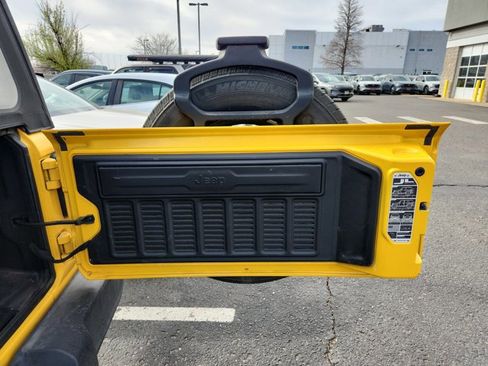 Used 2019 Jeep Wrangler Sport image 14